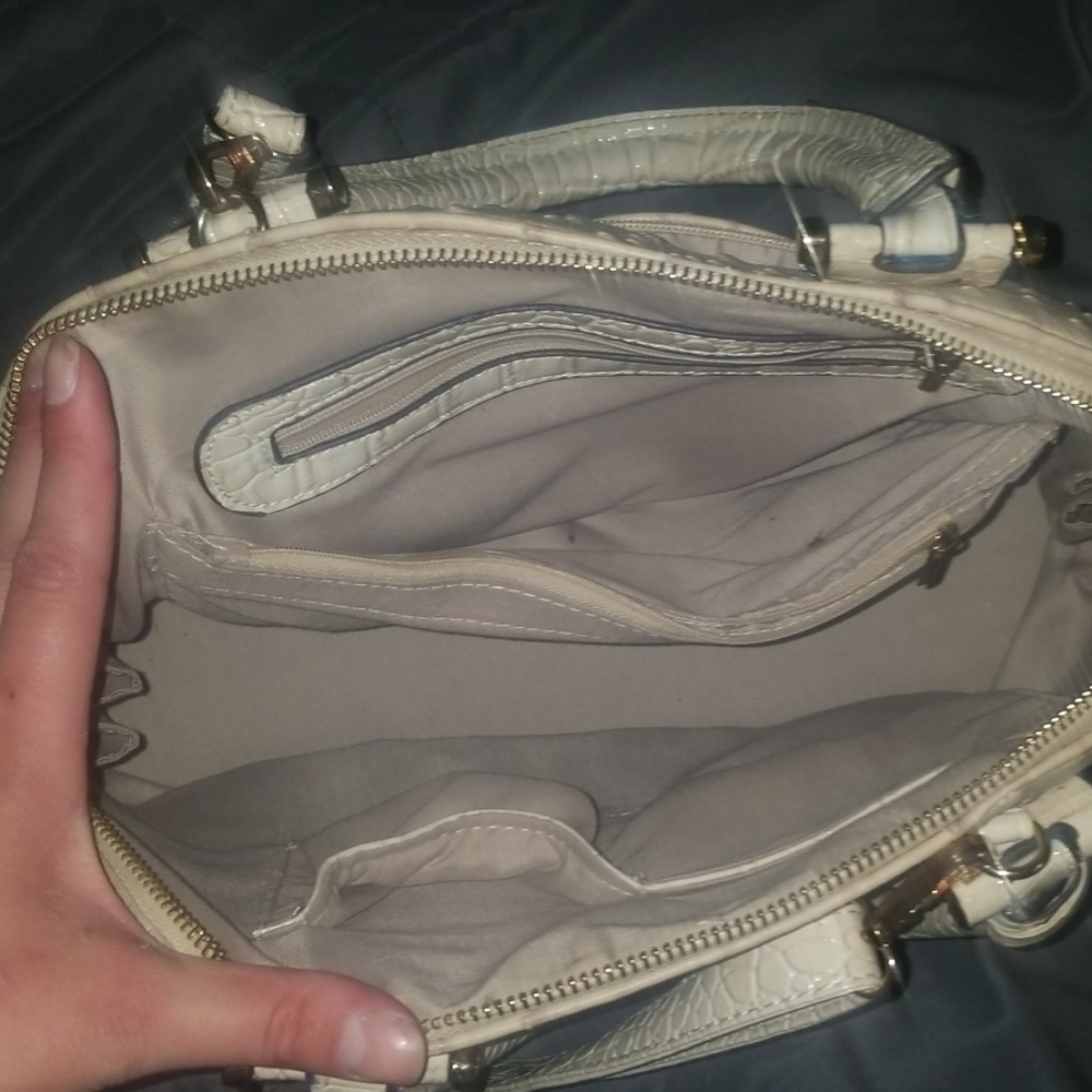 3 purses - Picture 5 of 8